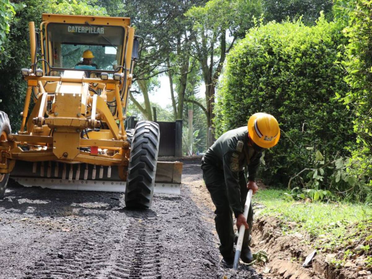 143 Kilómetros de vías rurales intervendrá el ejército en el Quindío