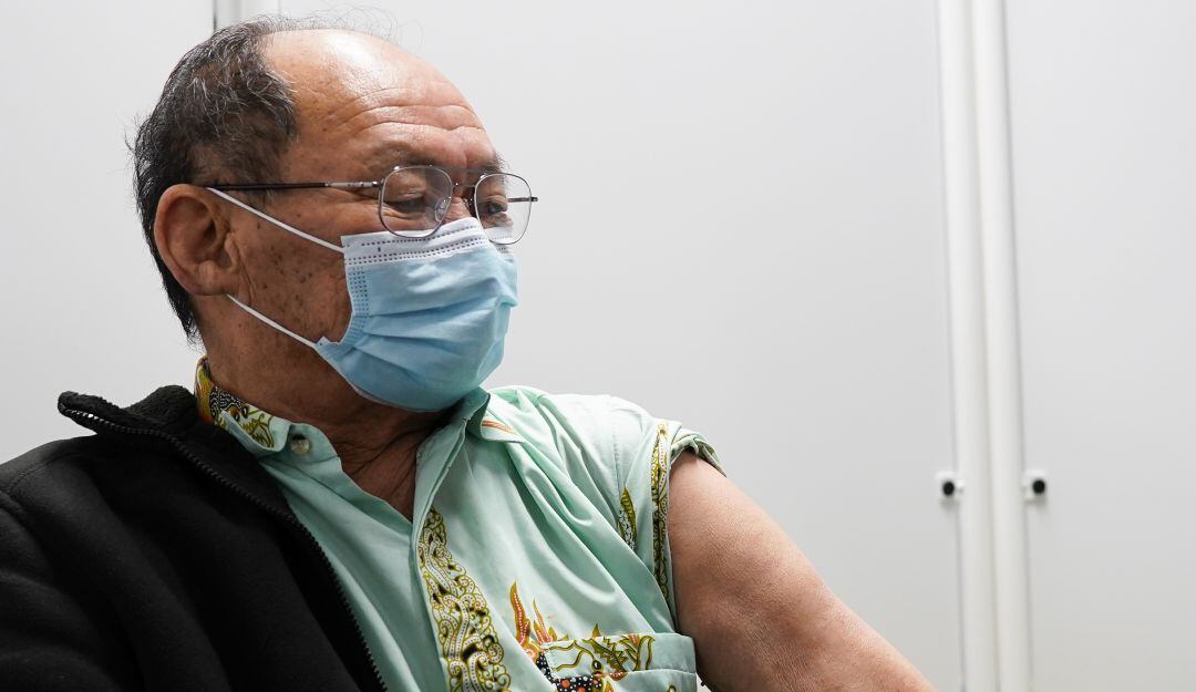 Vacunación avanza en Inglaterra con diversos fármacos