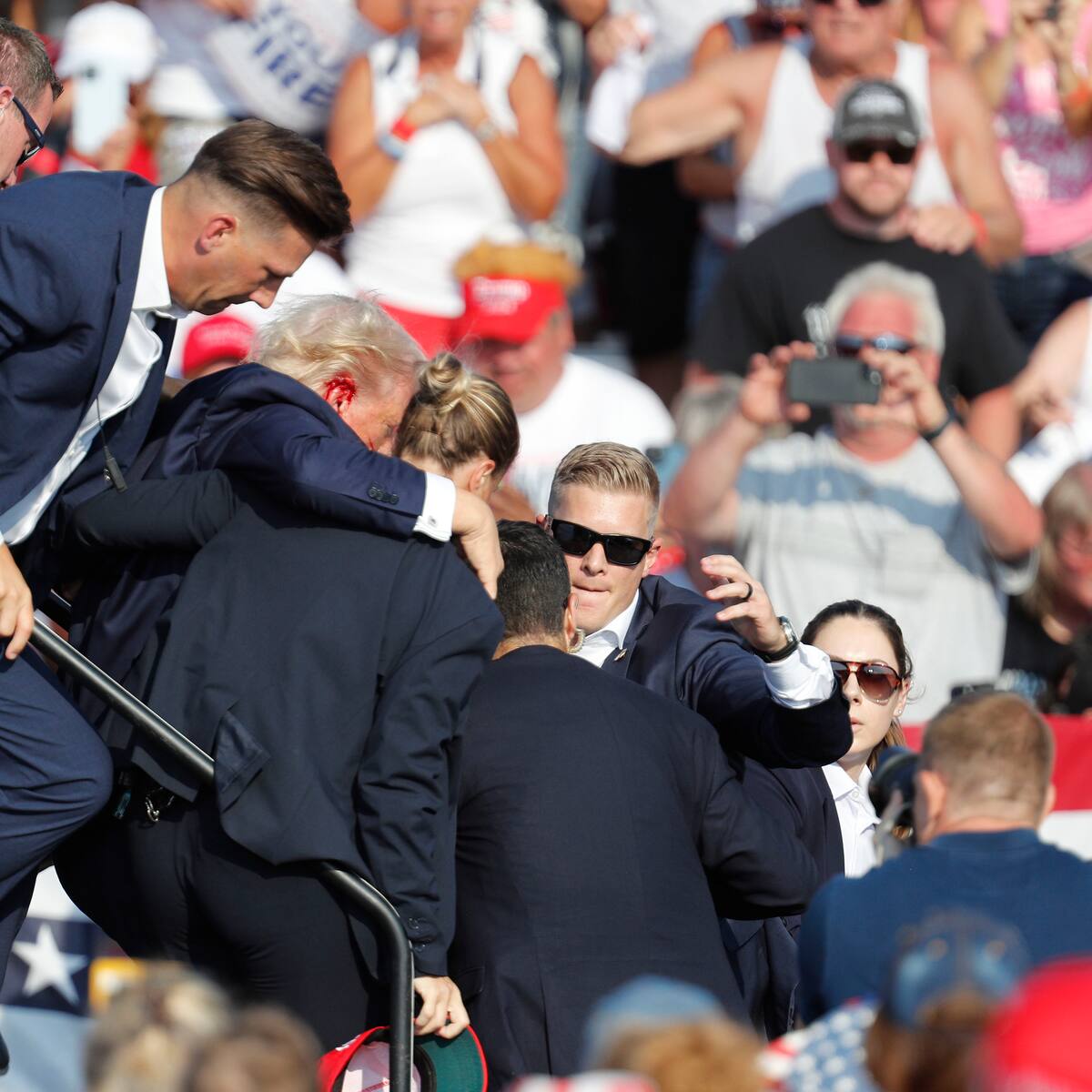 Seguidores de Trump cargan contra periodistas tras el presunto atentado en Pensilvania