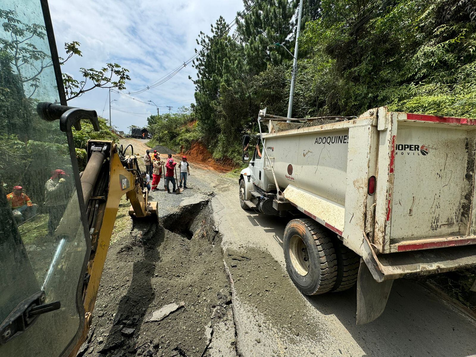 Atención de péredida de banca en el corregimiento de Pichindé / Foto: Secretaría de Infraestructura