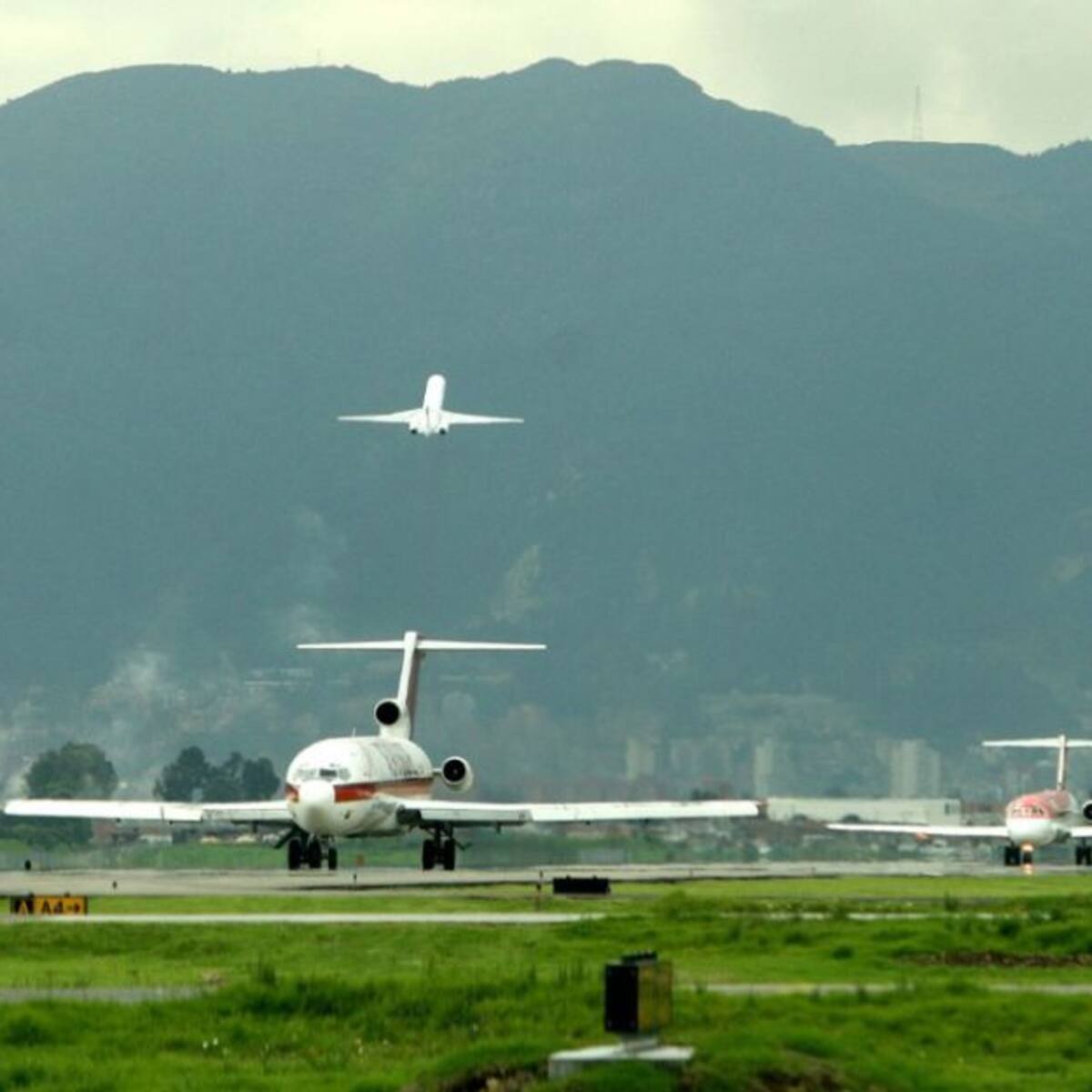 Aeronave que se dirigía a Quito aterrizó de emergencia en el Bonilla Aragón