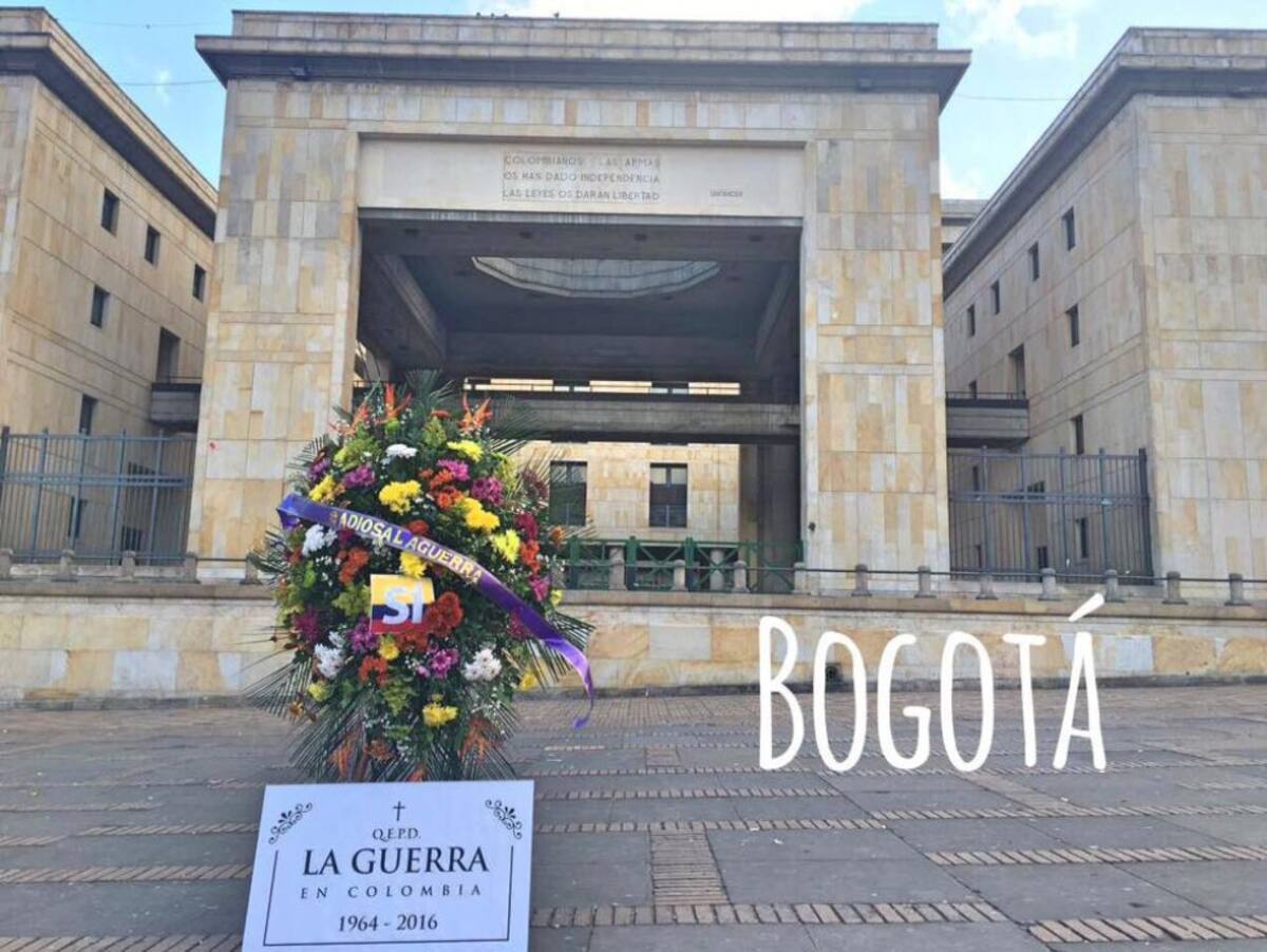 Una de las acciones que más impactó, fue la publicación de un obituario que celebral a muerte de la guerra, puesto en un periódico de circulación nacional.