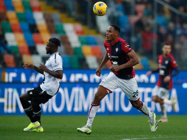 Yerry Mina, defensor del Cagliari. (Photo by Timothy Rogers/Getty Images)