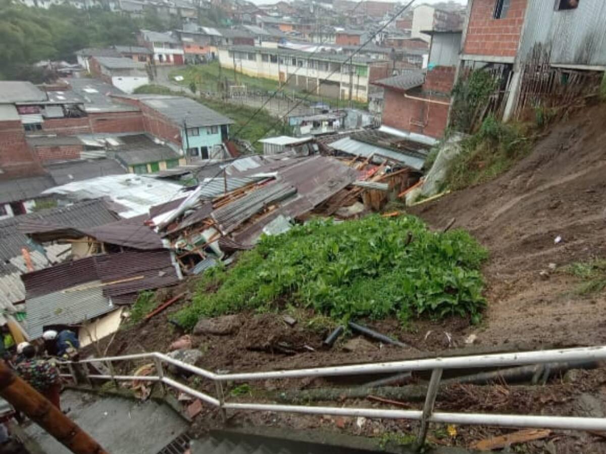 Emergencias en Aranzazu por seis deslizamientos de tierra.