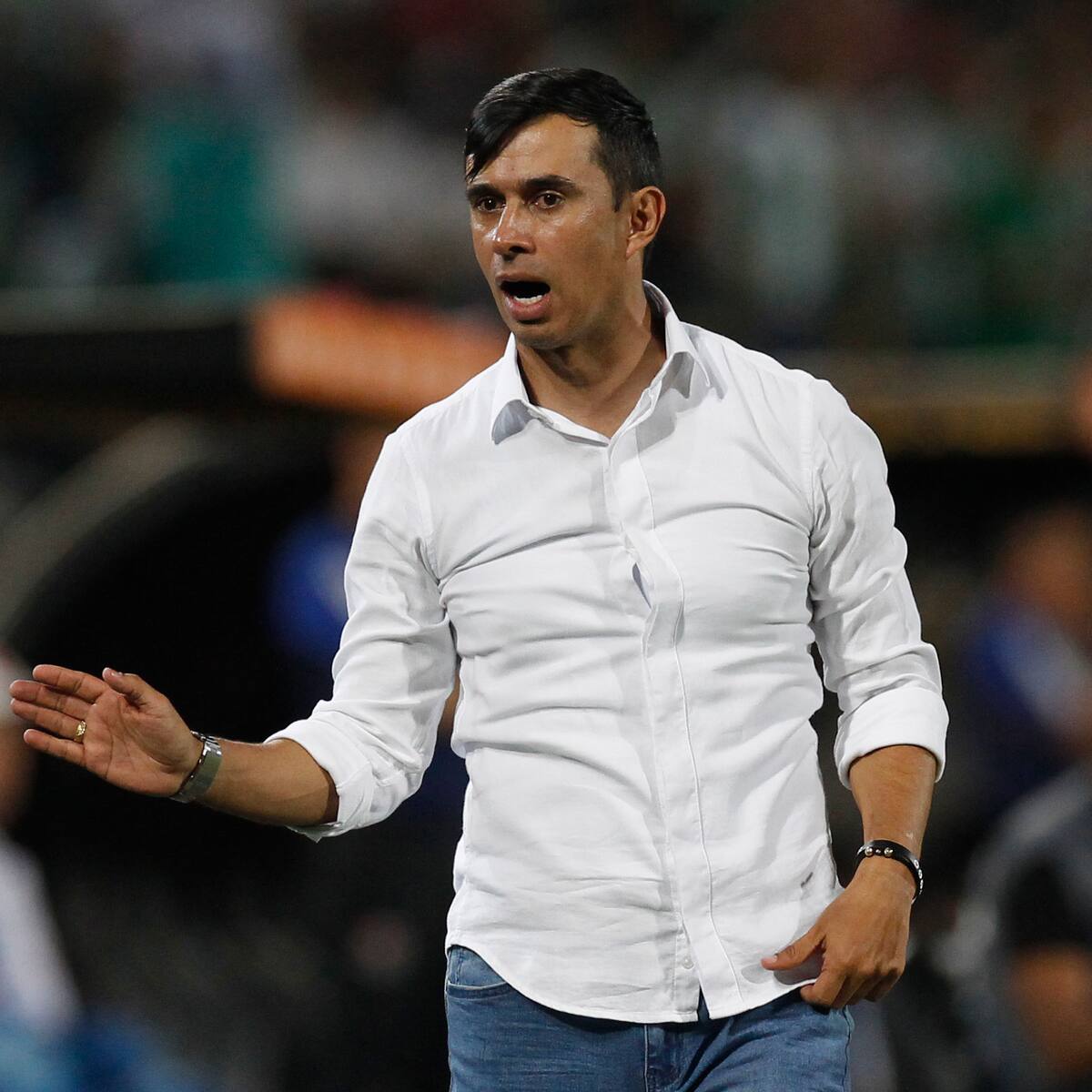 Hincha de Atlético Nacional insultó al entrenador Jhon Bodmer en rueda de prensa