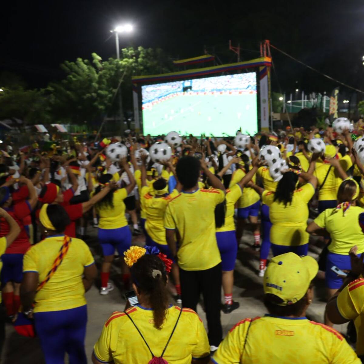Más de 5.000 personas vieron triunfo de Colombia ante Ghana en pantallas gigantes de la alcaldía