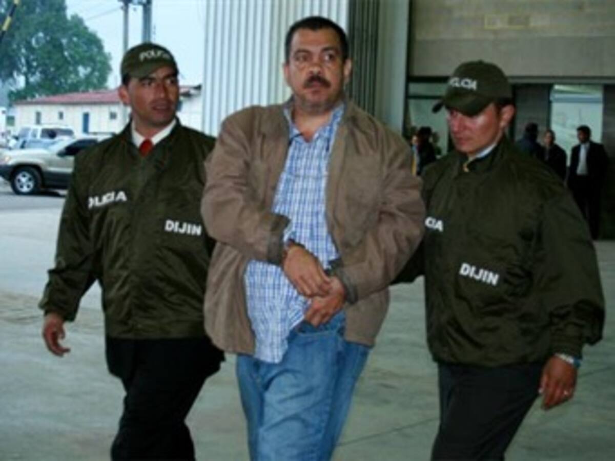 El fiscal general hablará en Estados Unidos con el ex jefe paramilitar alias 'Don Berna'