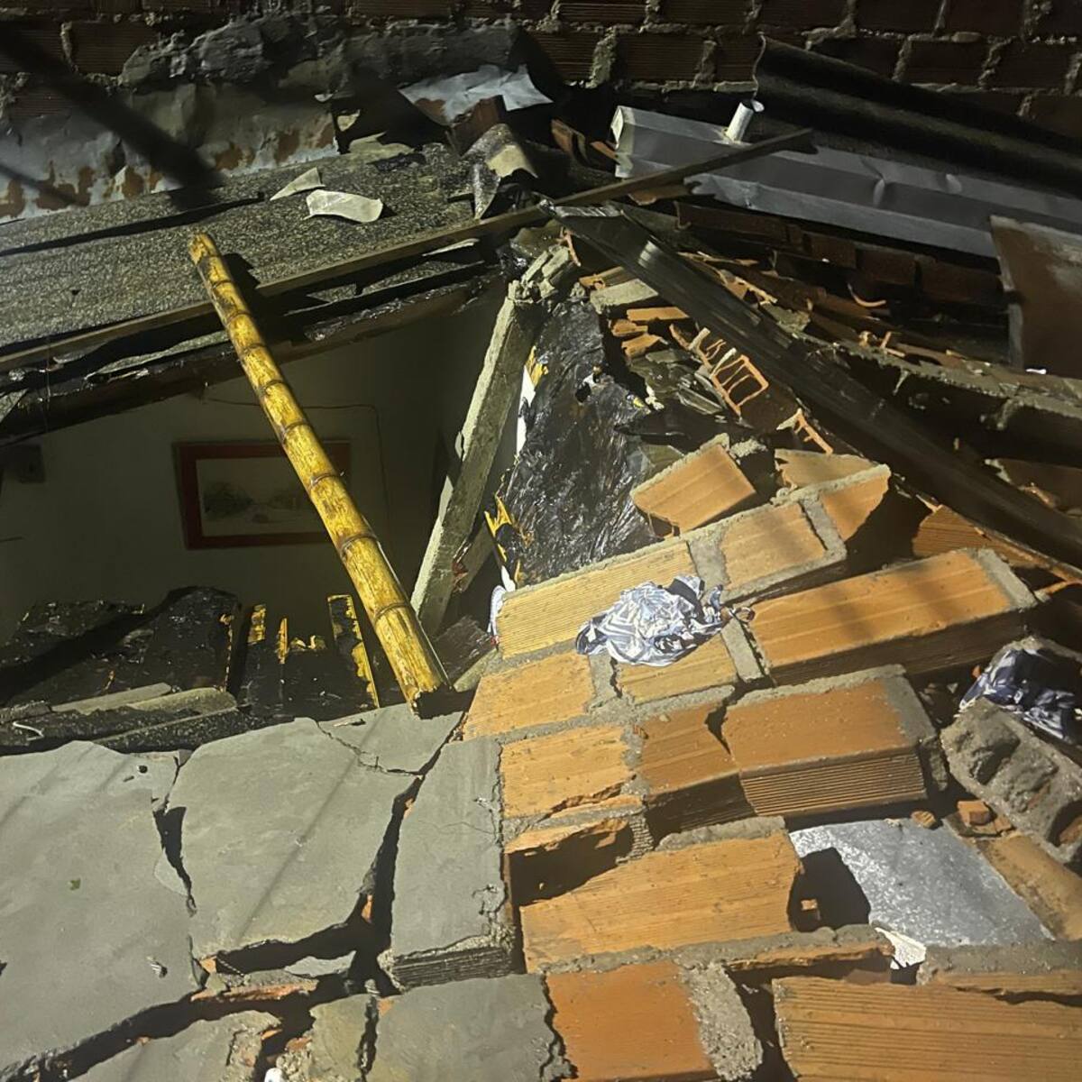 El municipio de Venecia reporta emergencias por las lluvias; una casa colapsó