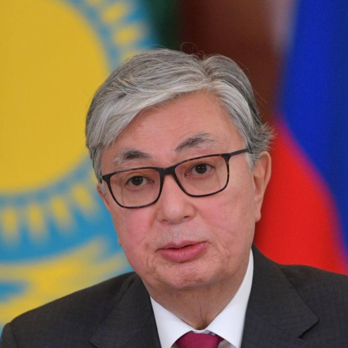 Presidente de Kazakhstan autoriza a policías a disparar en las protestas