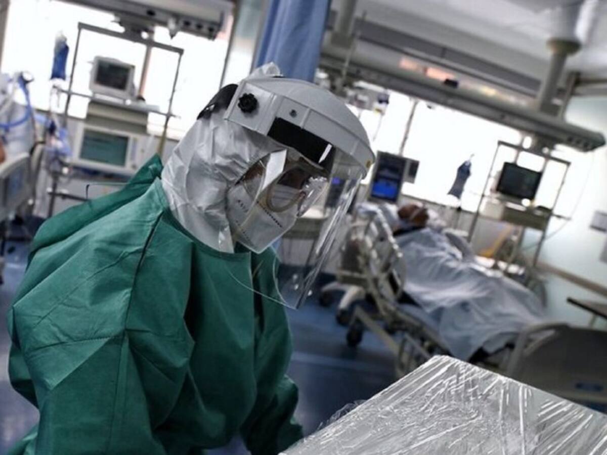 Tres importantes centros médicos del Área tienen las UCI al 100%