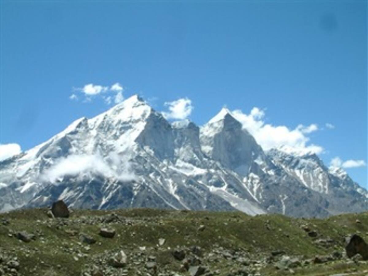 Un terremoto deja decenas de muertos y cientos de heridos en el Himalaya