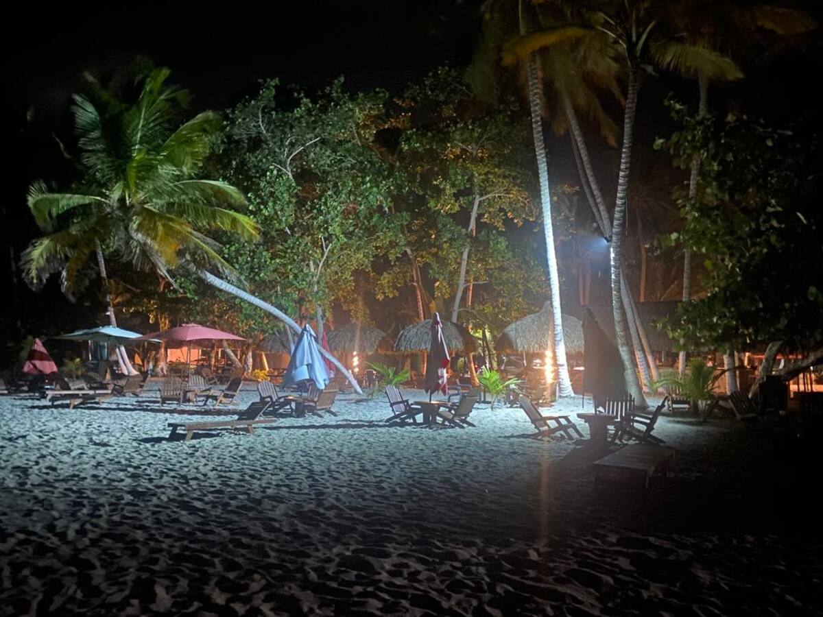 Bombillas luminarias en zona costera de Guachaca y Mendihuaca deberán ser retiradas