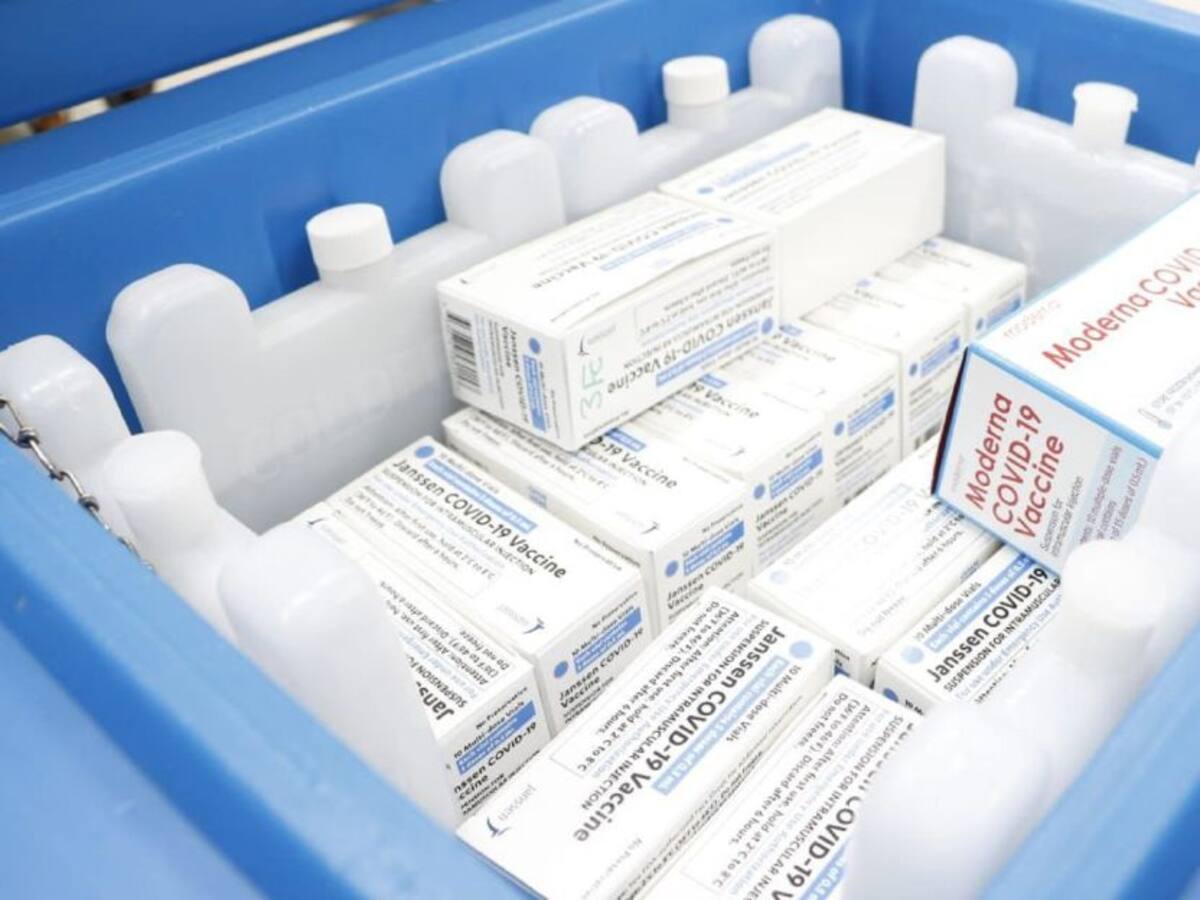 Llegaron 63 mil vacunas de Moderna a Santander