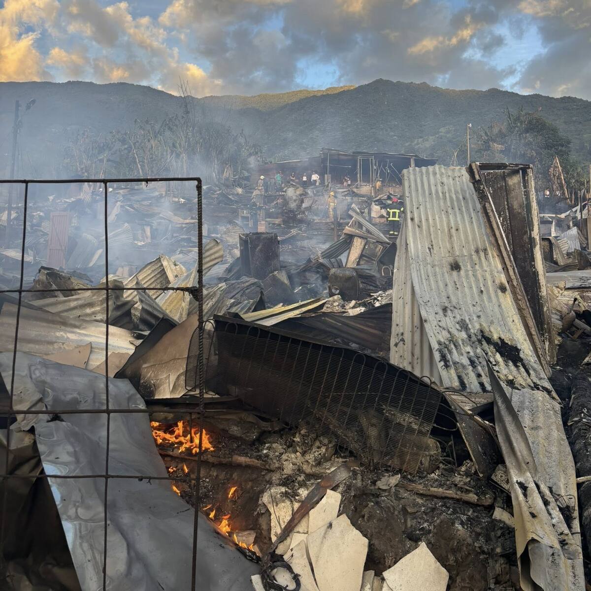 Quedaron con lo que tenían puesto, campaña de solidaridad con damnificados del incendio en Quindío