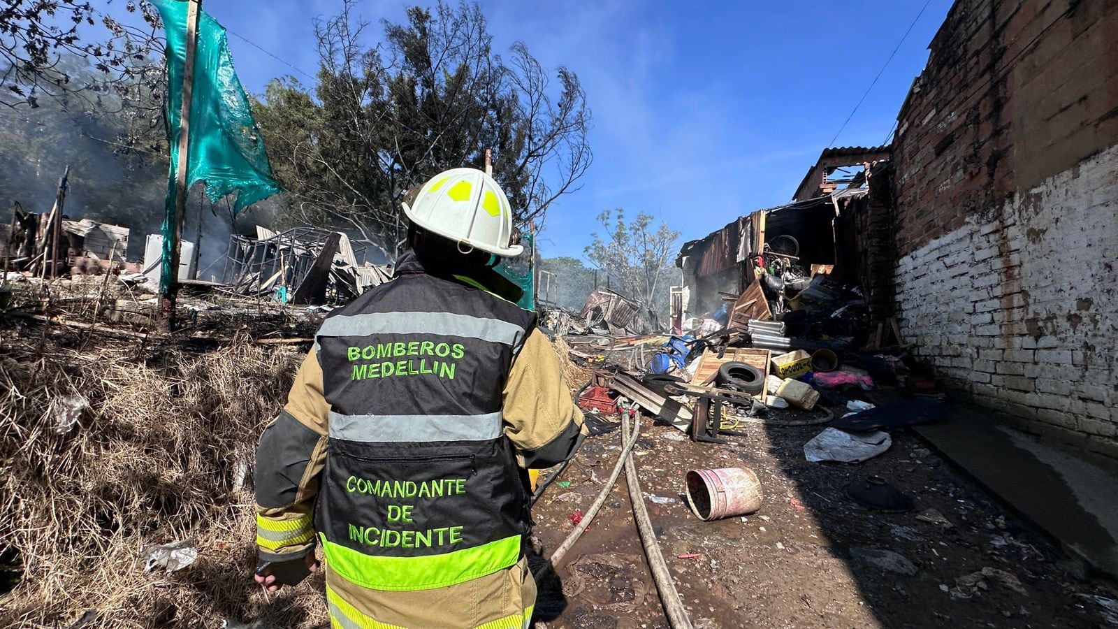 Controlado incendio en almacenamiento de reciclaje. Foto: Cortesía, Alcaldía de Medellín