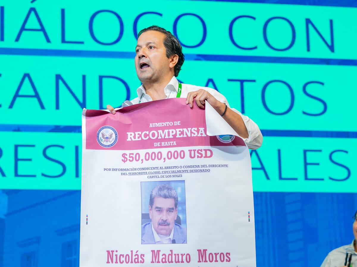 David Luna exhibió cartel con recompensa por Nicolás Maduro: “A esto tenemos que creerle”