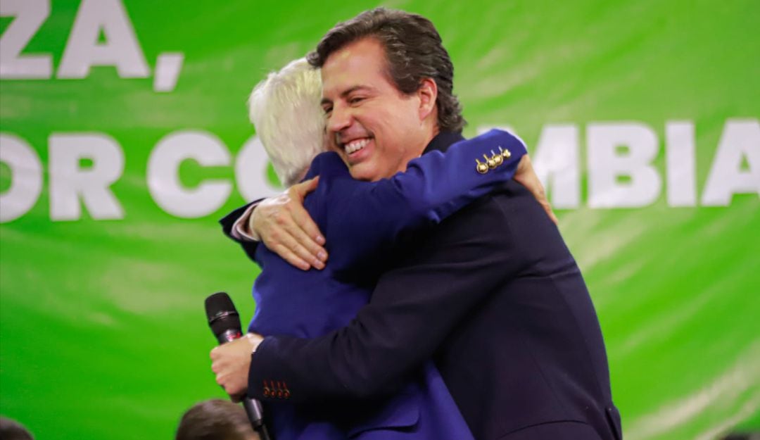 El abrazo entre Juan Manuel Galán y Jorge Robledo que busca dar fin a la polémica