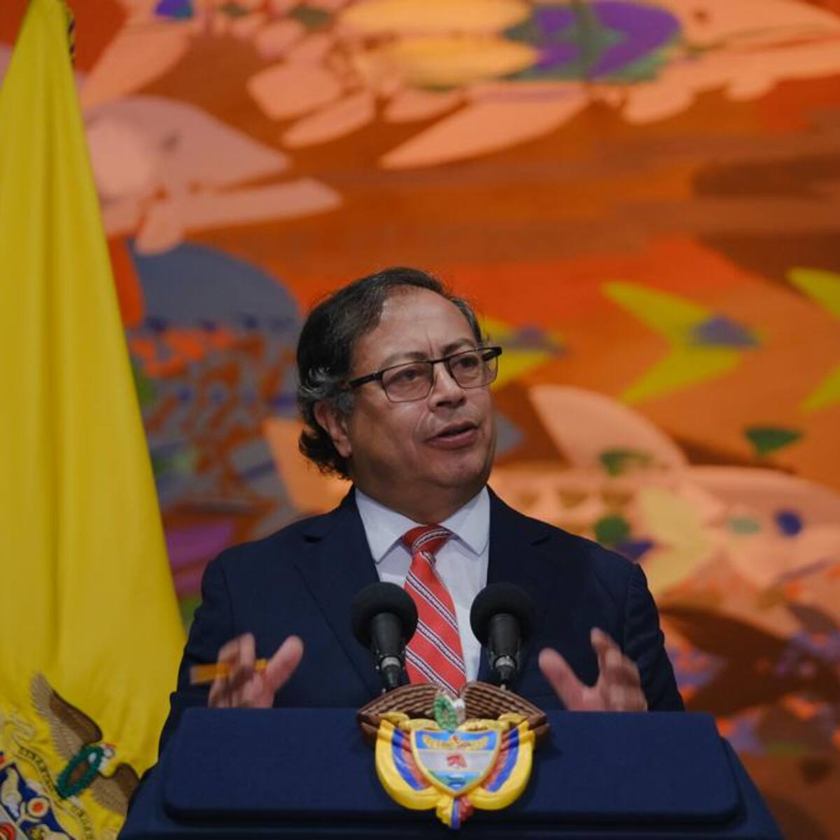 Petro pide que no se apruebe artículo que permite nombrar “a dedo” gerentes de hospitales