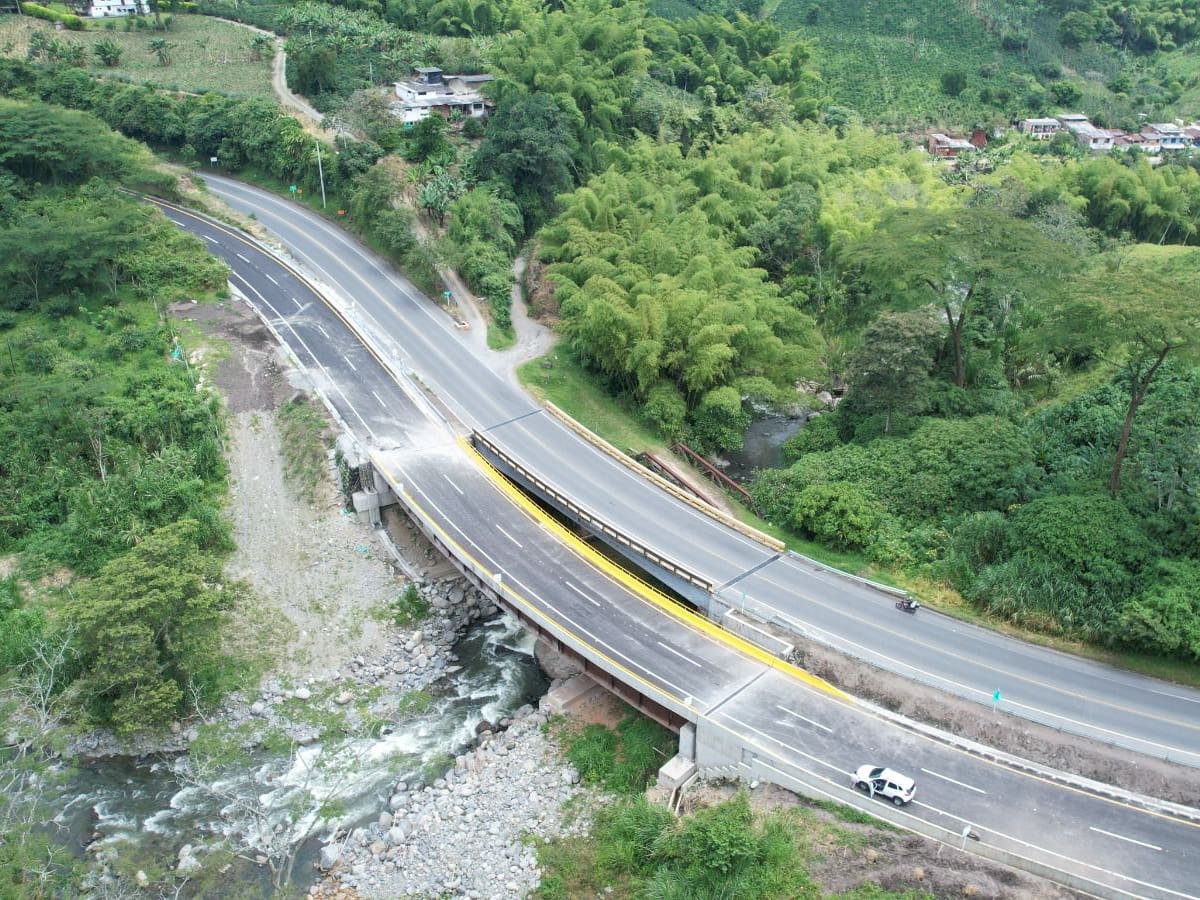 Habilitan un nuevo tramo en doble calzada de la vía Pereira - Manizales