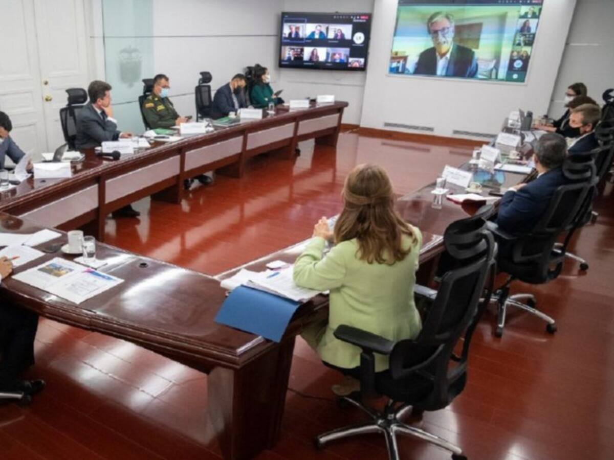 Vivanco: Me preocupa que Duque quiera desviar la atención a un conflicto