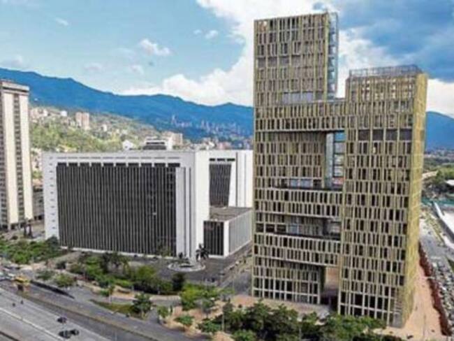 Con recursos del superávit, Medellín aumentará los Guardas de tránsito