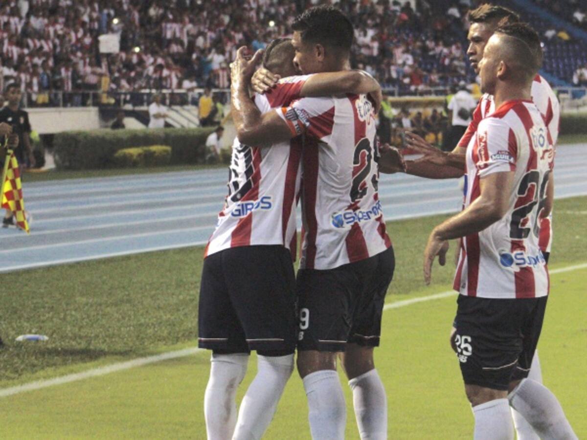 Junior asaltó el Atanasio y venció 1-2 al Medellín