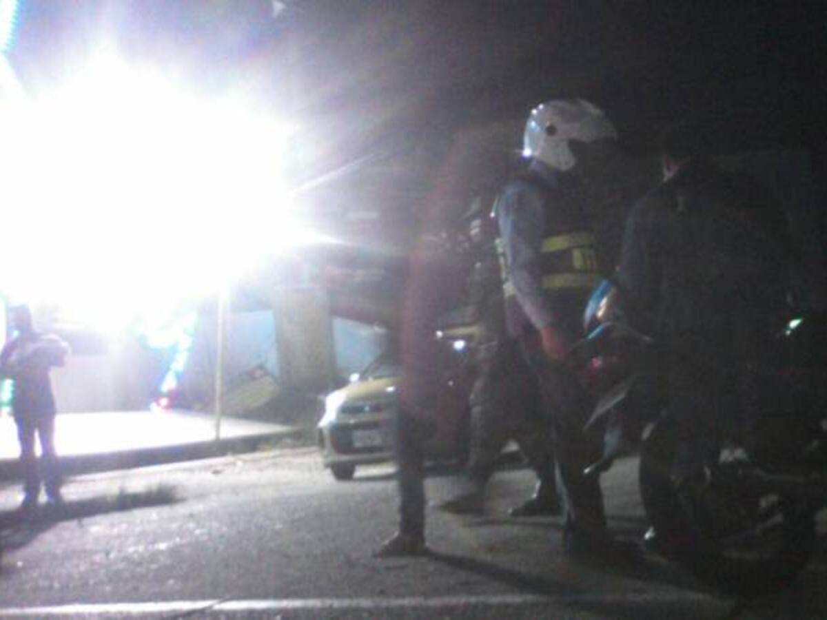 Operativos contra piques ilegales de motos dejan como saldo un agente de tránsito herido en Armenia