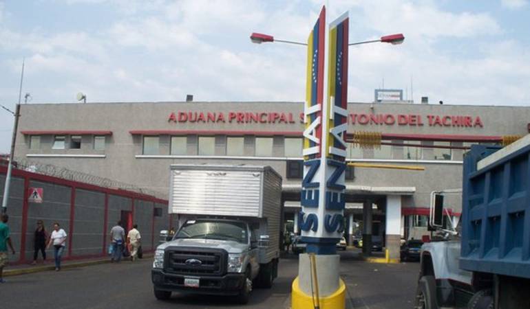 Los aduaneros piden restablecer el transporte en horario diurno.