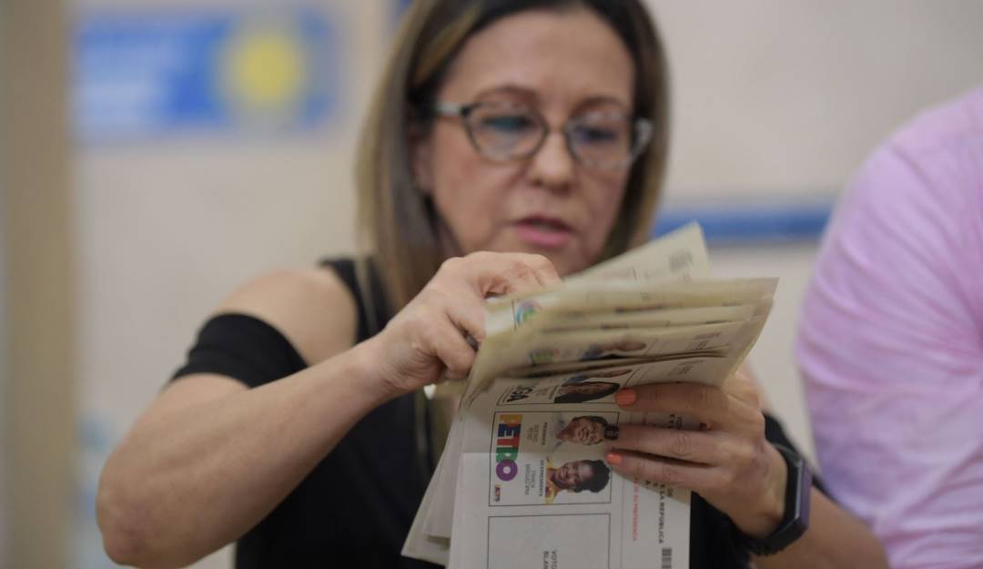 Conteo de votos en la segunda vuelta presidencial de Colombia. Foto: Getty