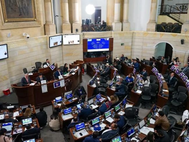 ¿Tributaria en crisis? Partidos condicionan apoyo si incluyen impuestos a iglesias