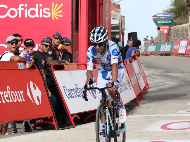 Santiago Buitrago cruzó la línea de meta en la segunda posición de la etapa 14 de la Vuelta a España. (Photo by Alexander Hassenstein/Getty Images)