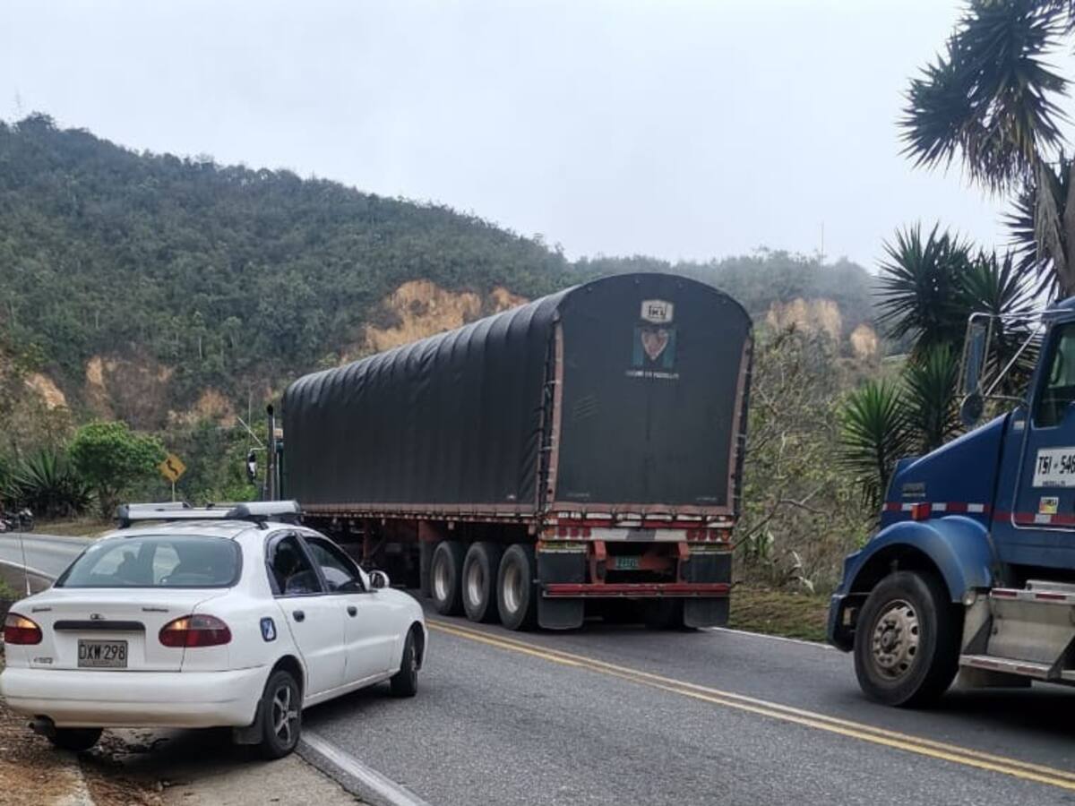 Cerrada carretera en el sur del Cesar por amenaza de explosivo
