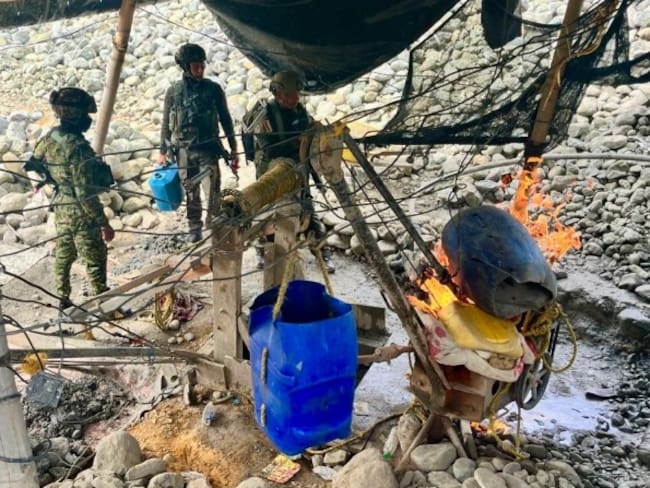 Ejército desarticuló red de minería ilegal al servicio de las disidencias en Cauca