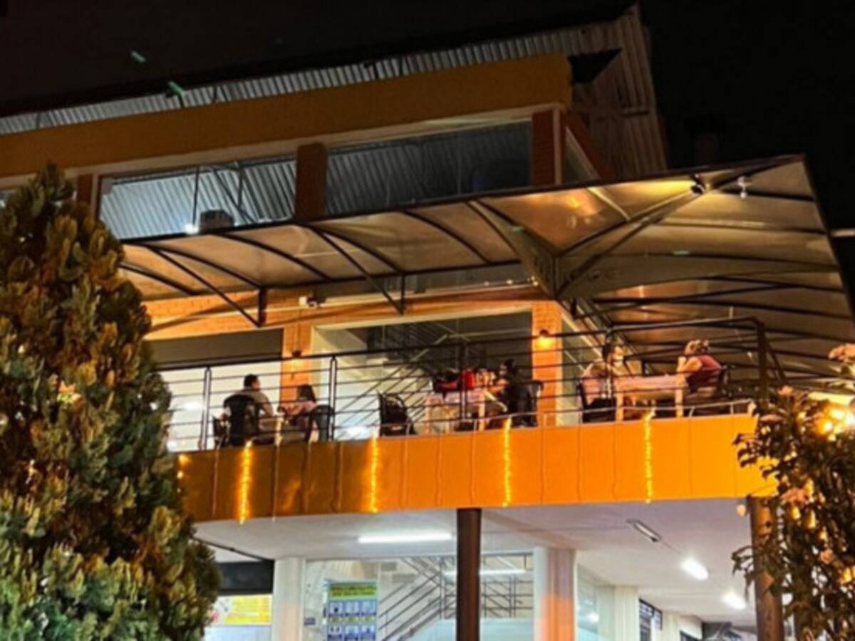 Incendio en reconocido local de comidas rápidas de Floridablanca