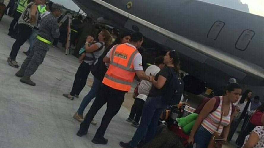 Llegaron al país los colombianos afectados por el huracán María en Puerto Rico. Foto: Silvana Salas (W Radio)