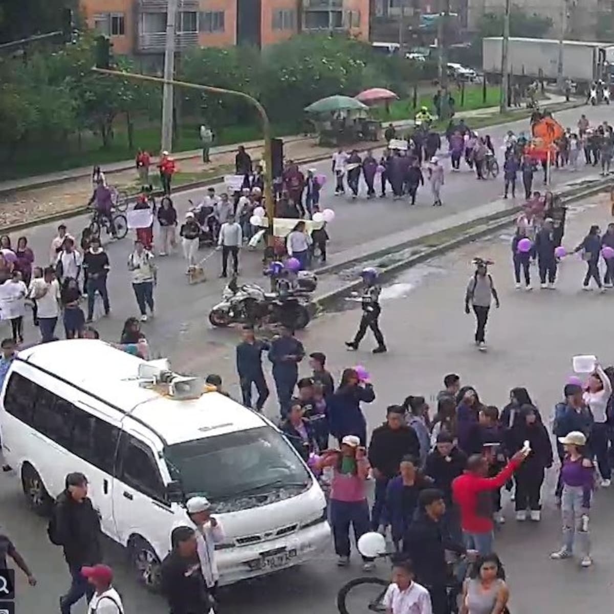 EN VIVO movilidad HOY en Bogotá: Bloqueos en Kennedy, Transmilenio y cierres viales