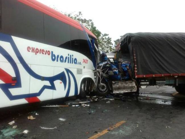 Un muerto y 6 heridos en accidente en vía Puerto Boyacá-Cartagena