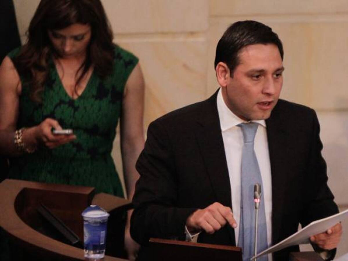 Si se sigue con la polarización será difícil crear un nuevo país: Lizcano