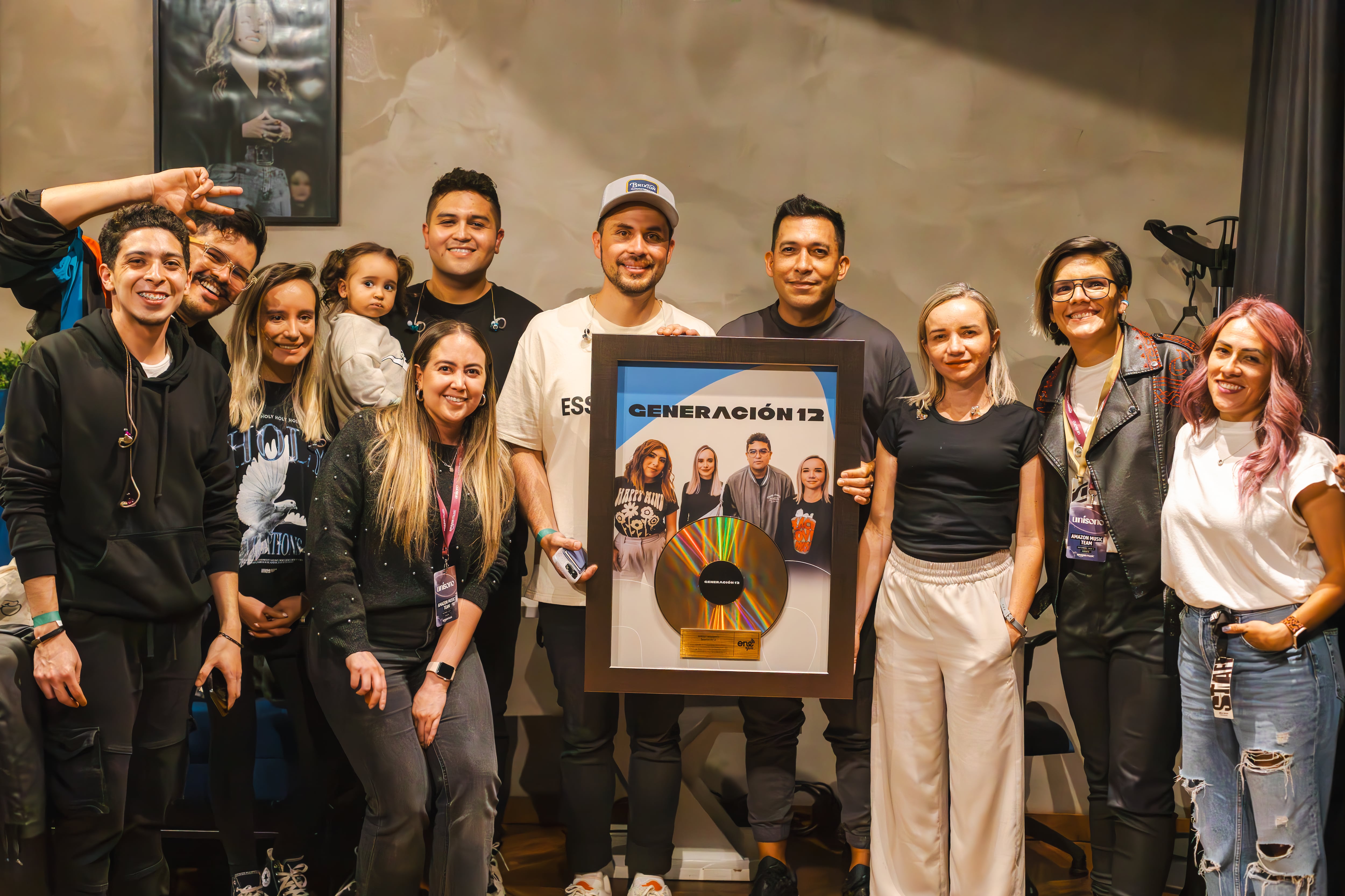 Izquierda a derecha: Isaí Cella, Andrés Cufino, Sofía Mancipe, Johan Manjarres, Sergio Rojas, Julián Gamba, Lorena Castellanos, Isabella Ariza , Yekaterina Pachón. Foto: Cortesía Generación 12.