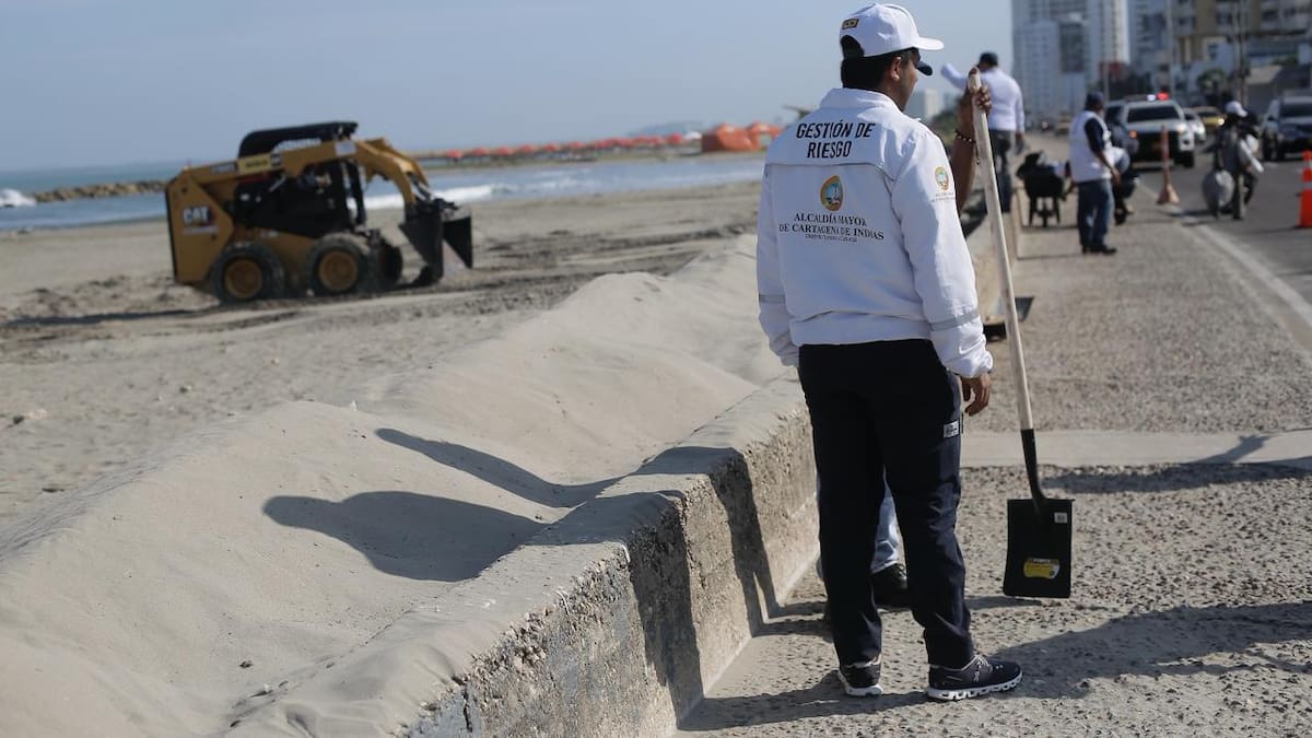 Seguimiento al aumento del oleaje en Cartagena