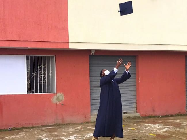 Interna de la cárcel de mujeres en Cartagena se gradúa de bachiller