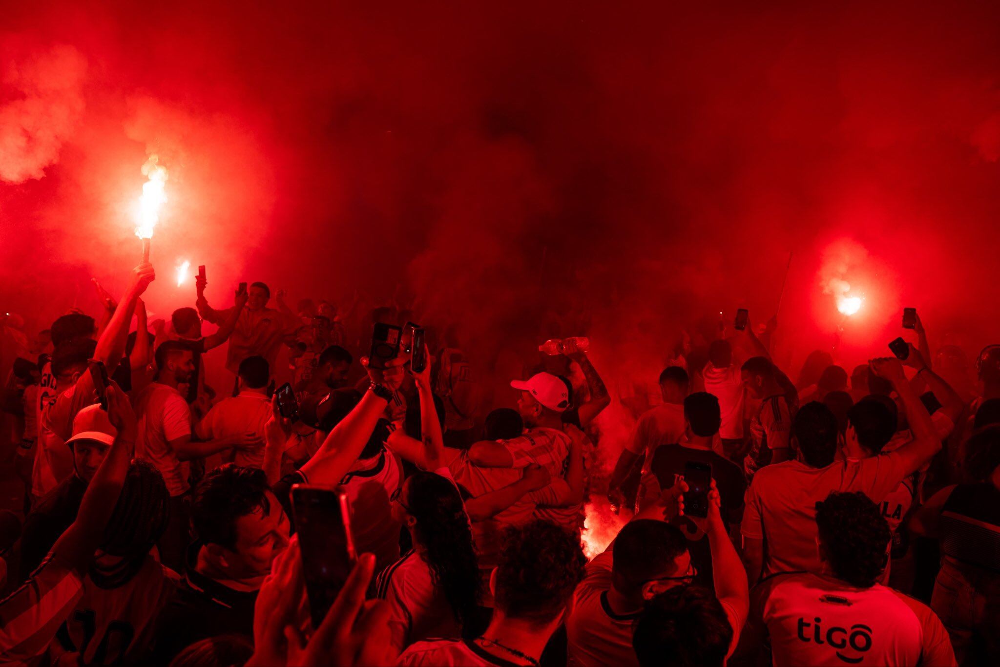 Barranquilla recibió en una noche de locura al Junior campeón de la estrella 12