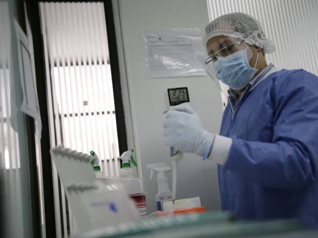 ADRES entregó $14.034 millones a 7 laboratorios de salud pública del país