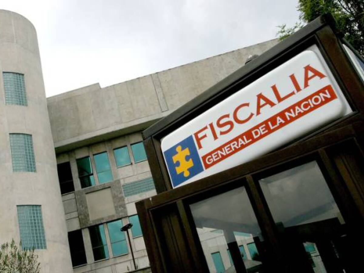 Hasta en expedientes le pasan sobornos a una fiscal