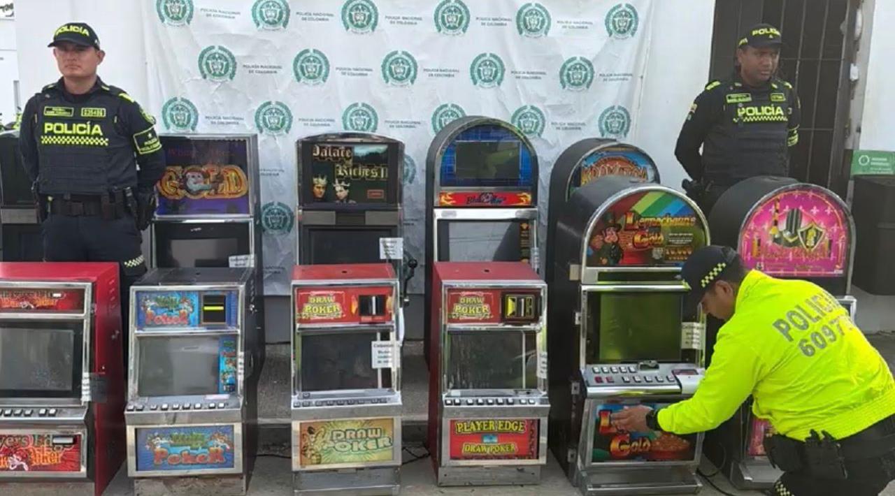Policía incautó 12 maquinas tragamonedas avaluadas en más de $225 millones de pesos en Córdoba. 
(Foto: cortesía) 