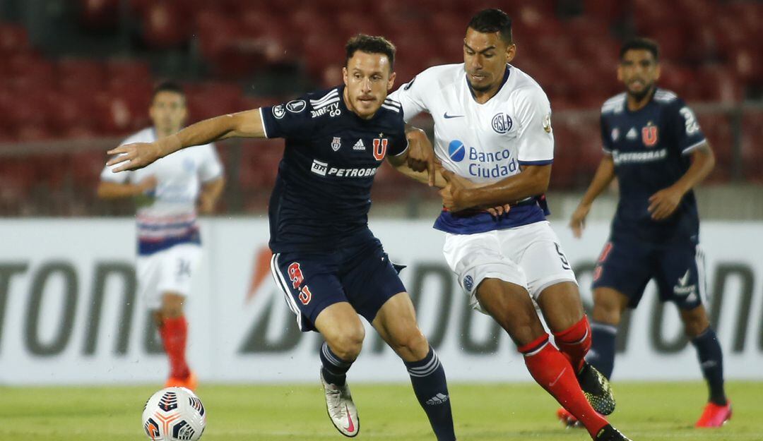 Yeison Gordillo figura con San Lorenzo en Copa Libertadores ante U de Chile.