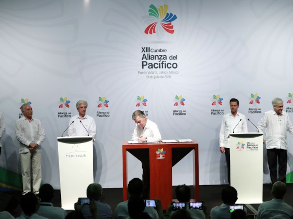 Firman plan de integración de la Alianza del Pacífico con Mercosur