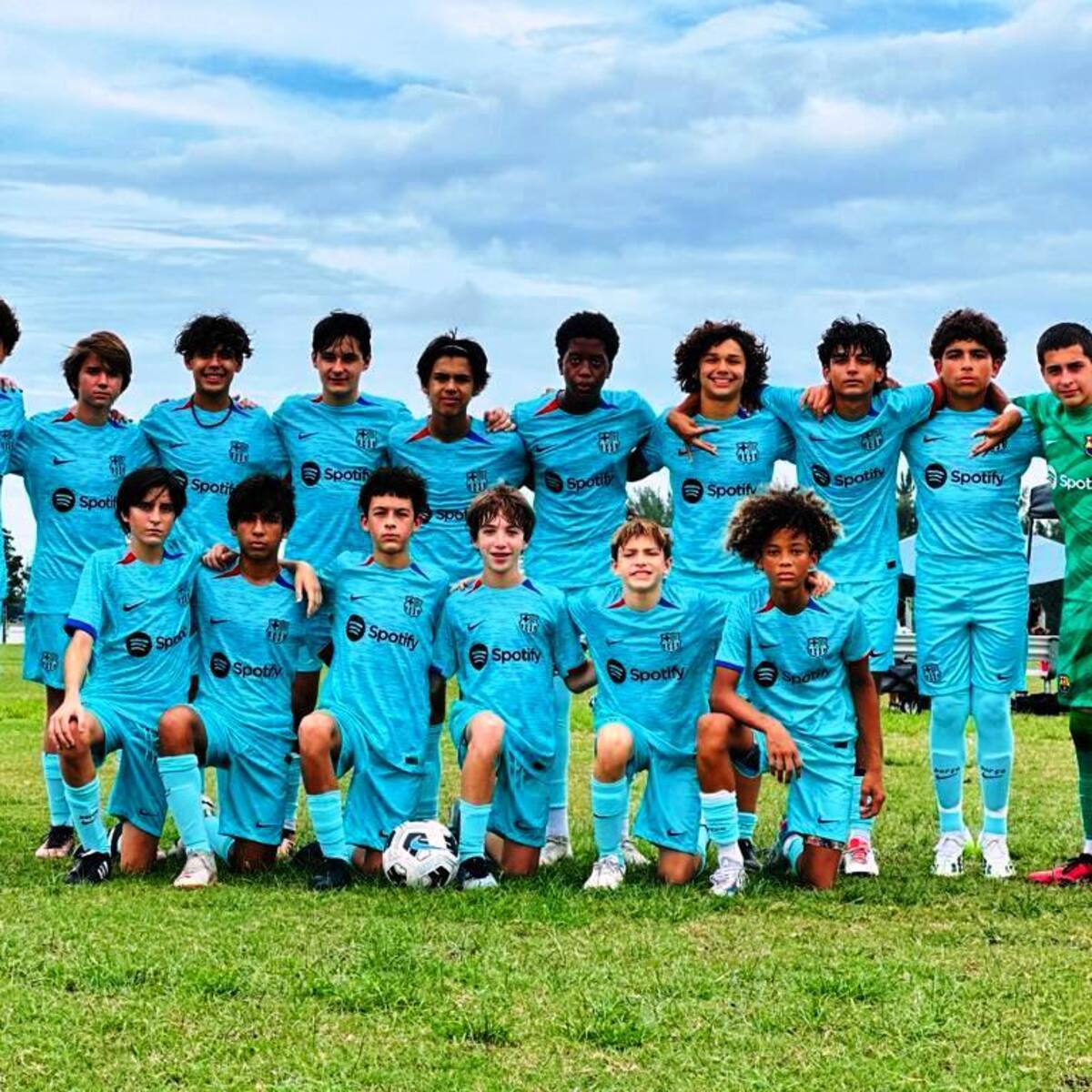 Adrián Espinal y el equilibrio entre exigencia y desarrollo en el fútbol juvenil