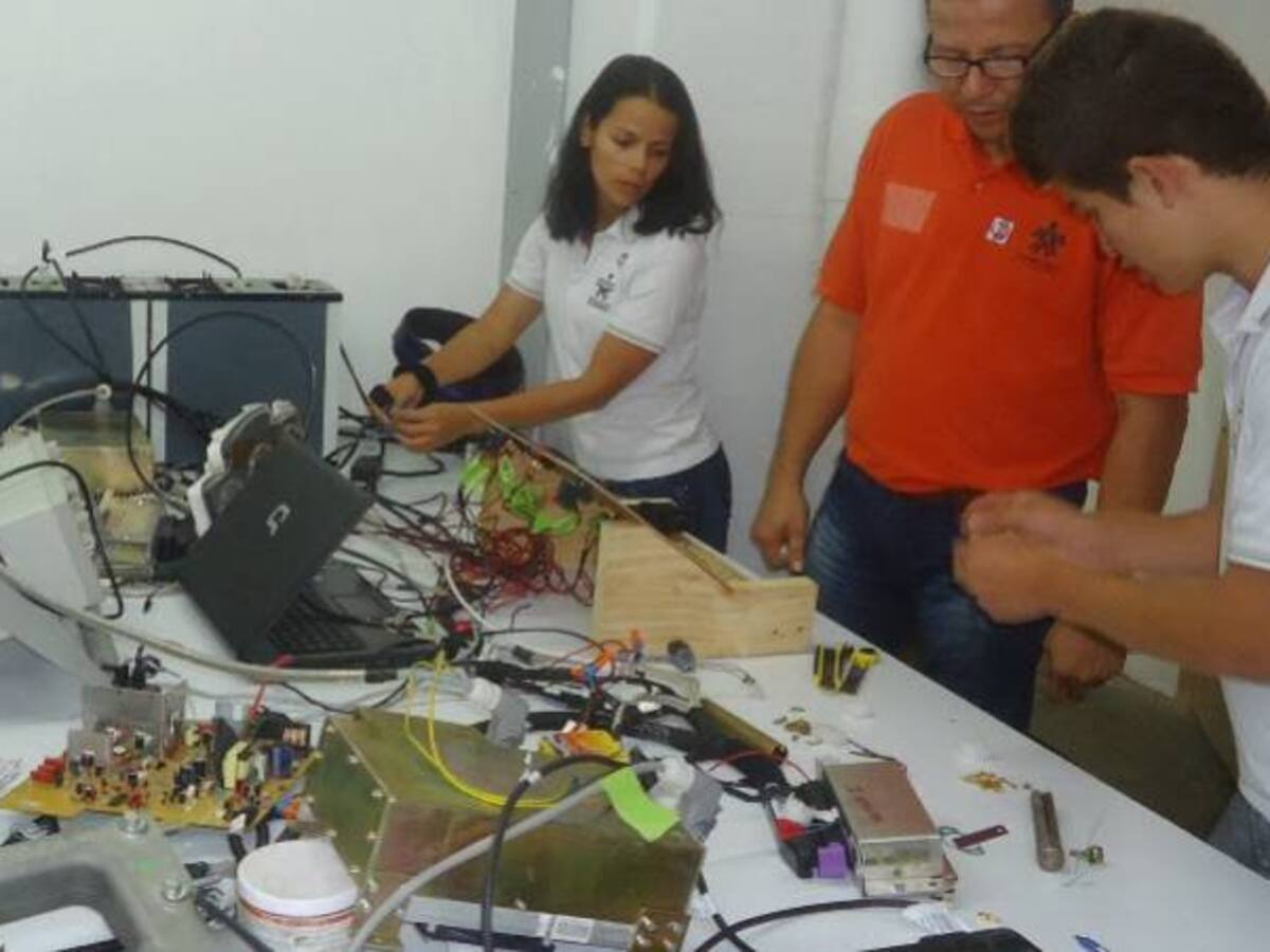 Piezas de aviones fabricadas en Dosquebradas hacen parte de una rueda de negocios en México
