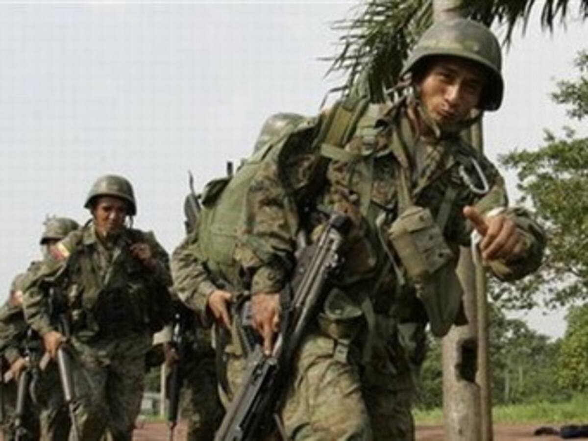 Ecuador refuerza la frontera con Colombia con 15 bases militares